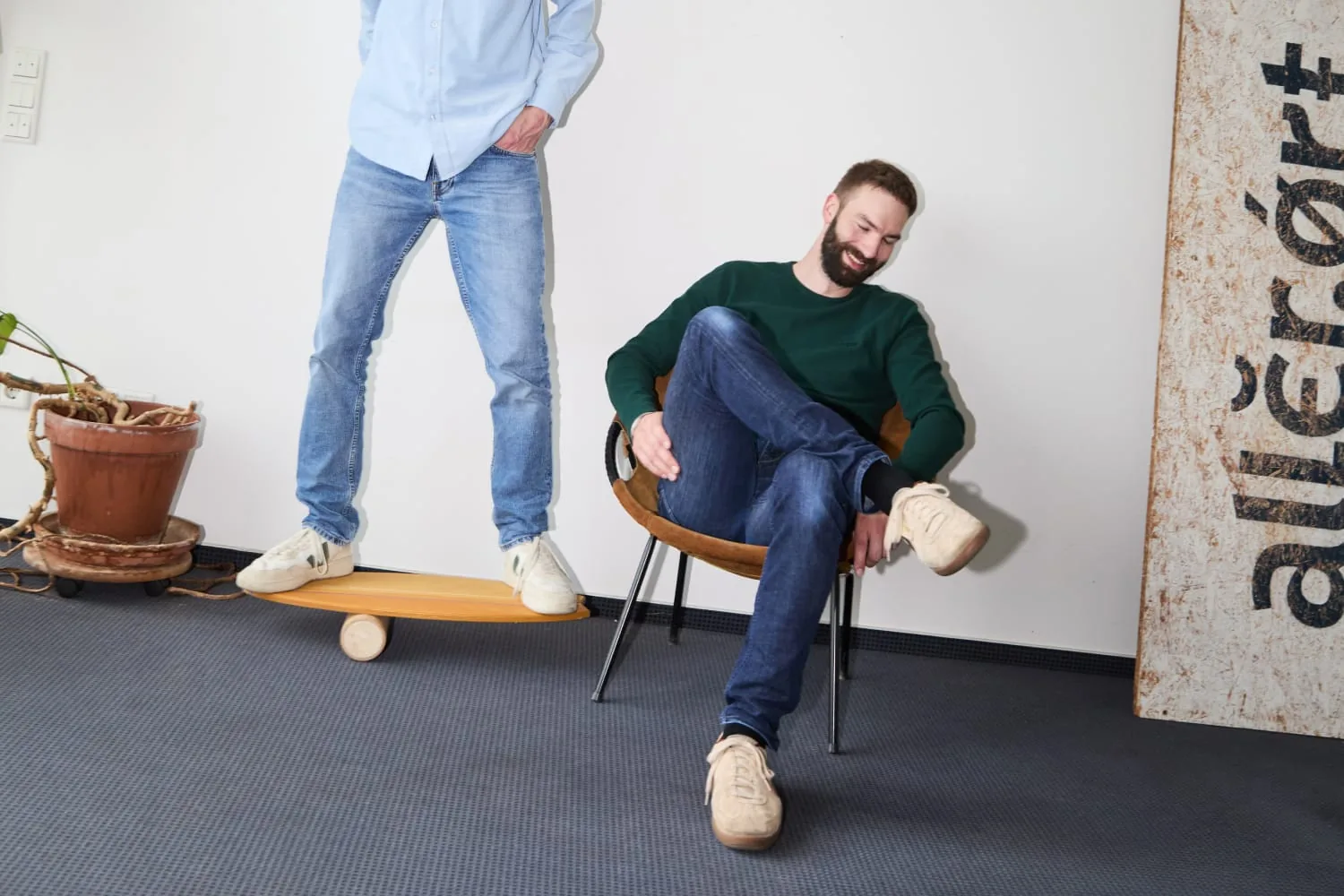 Balance-Board-Fahren im Büro