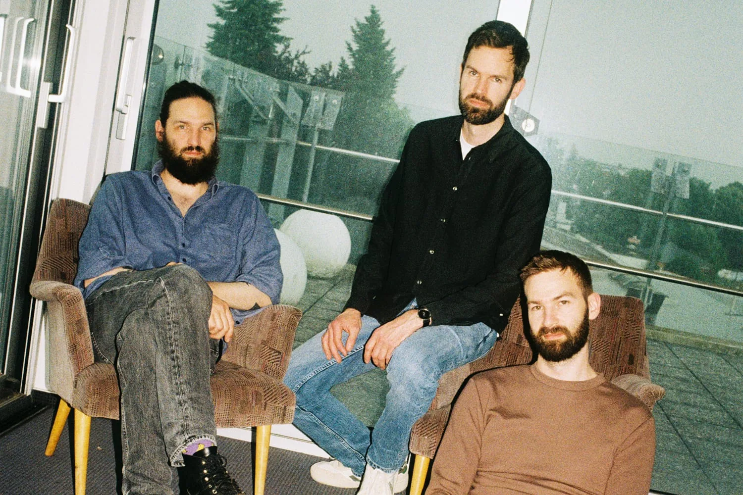 Gruppenfoto im Büro